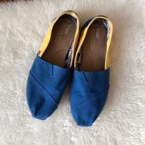 Women’s classic Toms